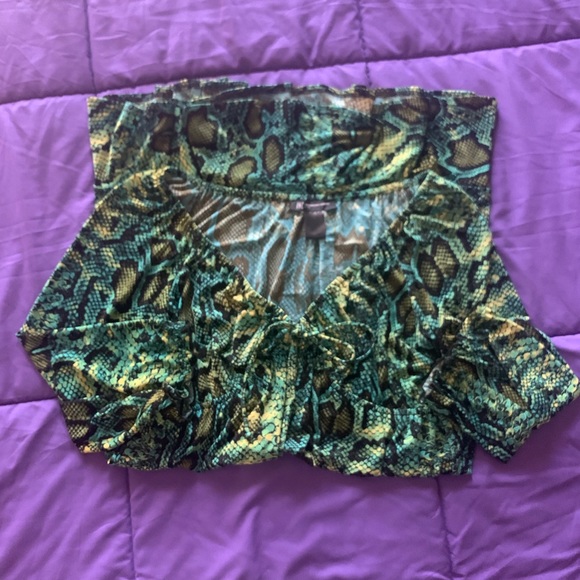 Super Cute Dress💚🖤 - Picture 3 of 4